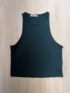 Charlotte Avery High-Neck Essential Crop Tank in Deep Green Sz L